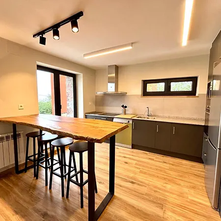 El Redondu-roundhouse * Canales (Asturias)