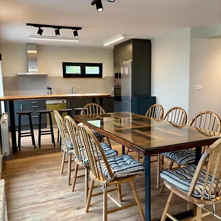 El Redondu-roundhouse * Canales (Asturias)